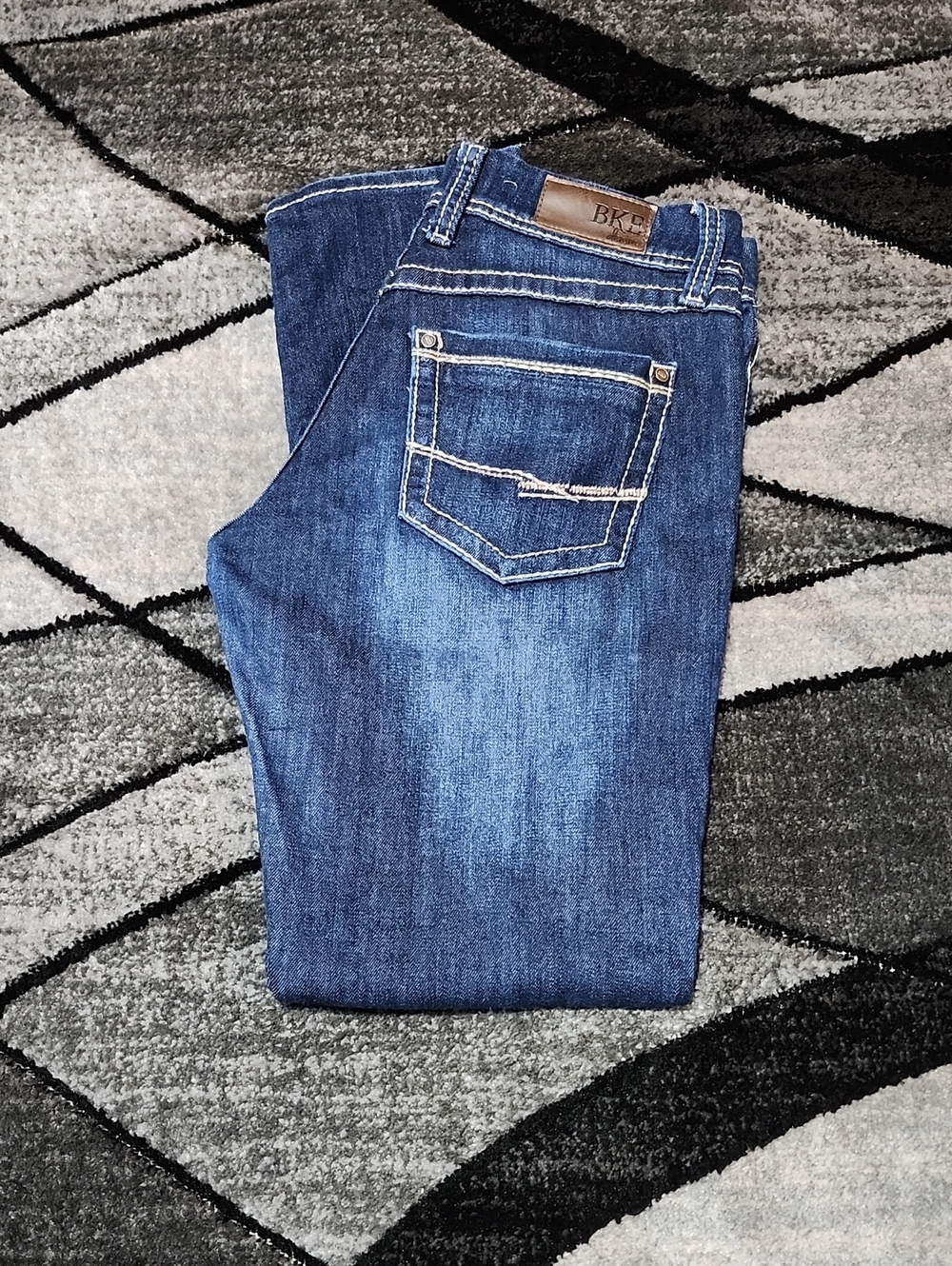 BKE HARPER METALLIC EMBROIDERED MID-RISE STRAIGHT LEG DENIM JEAN